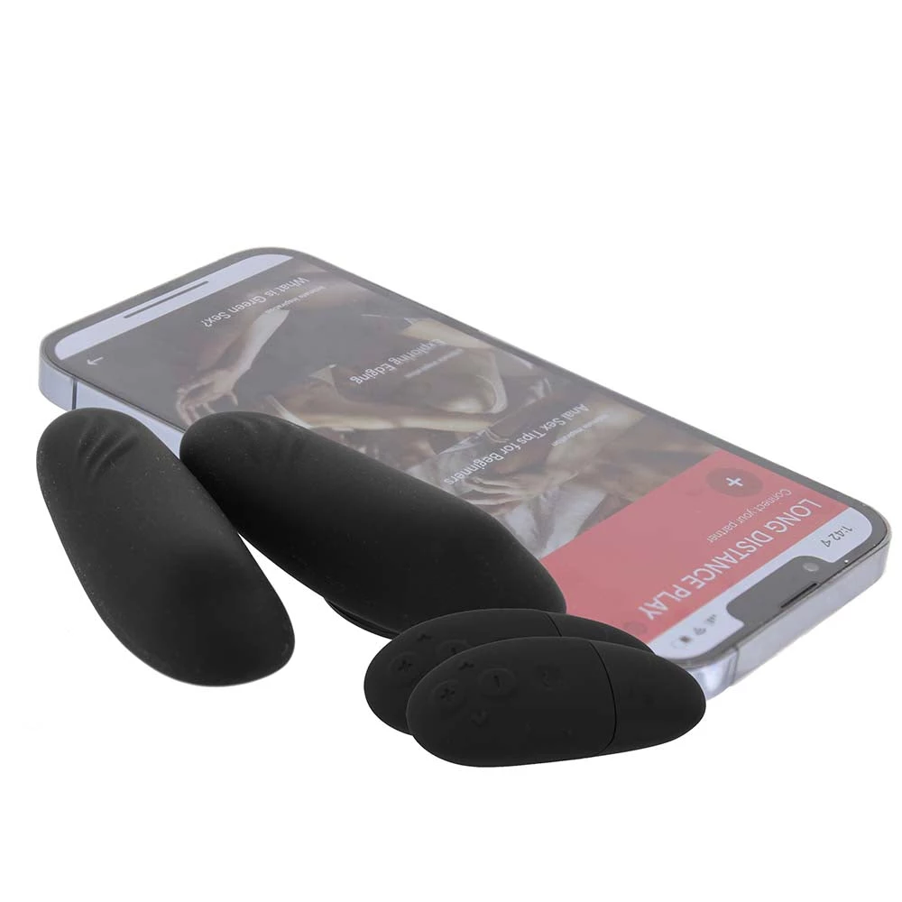 We-Vibe Tease Us Moxie And Moxie Couple's Set - Image 3