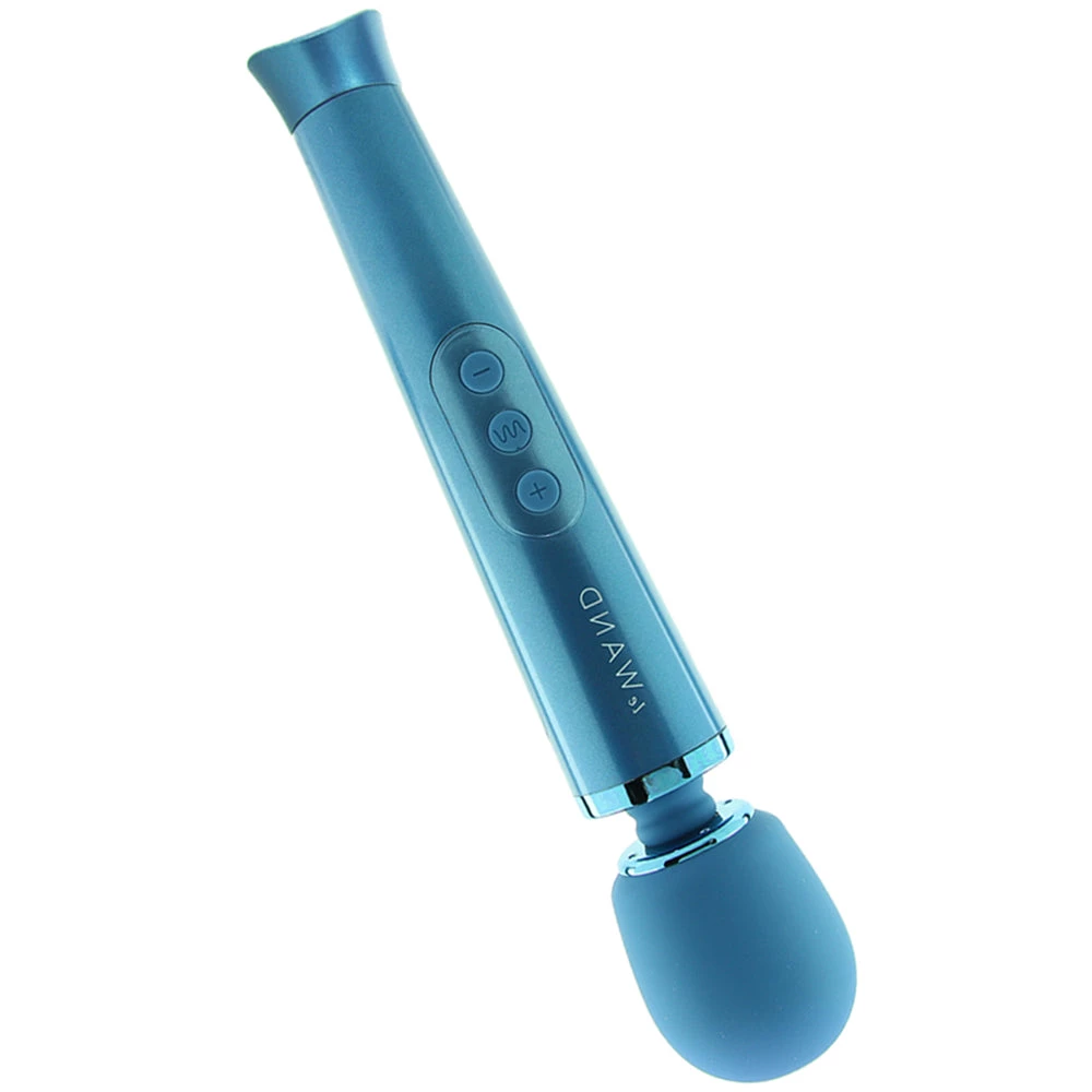 Le Wand Petite Massager - Image 2